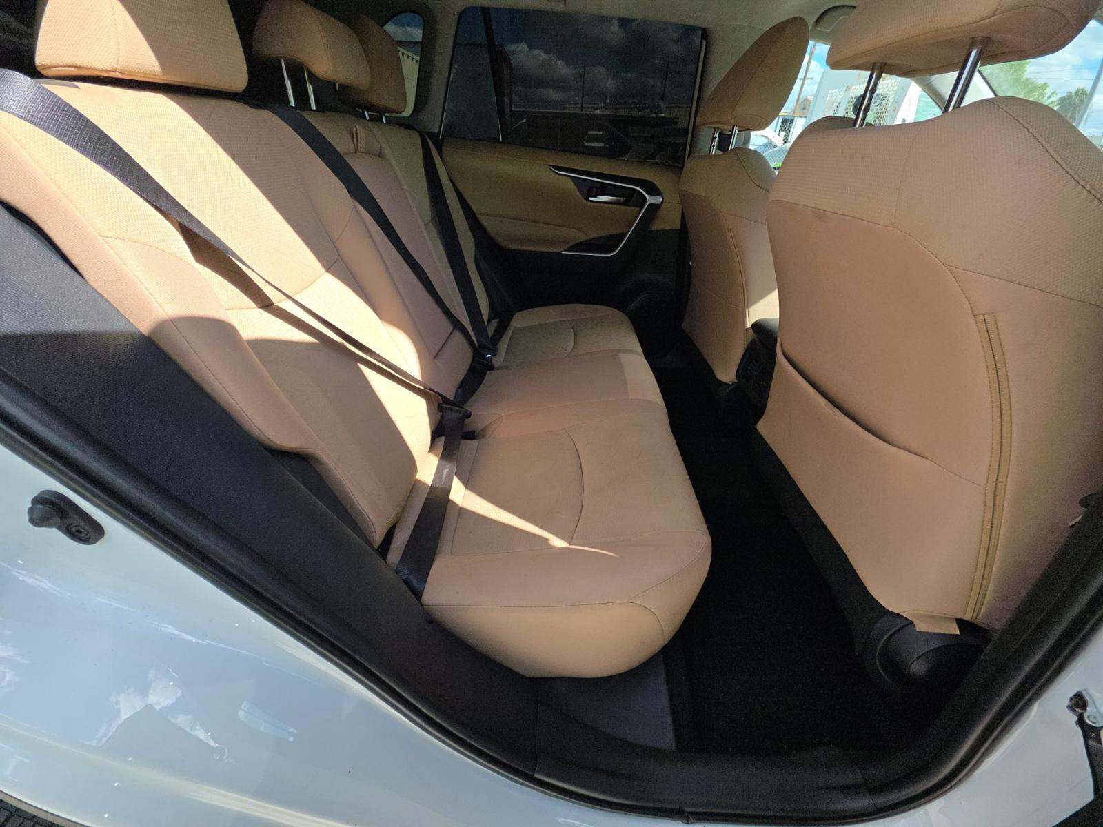 2025 Toyota RAV4 XLE FWD