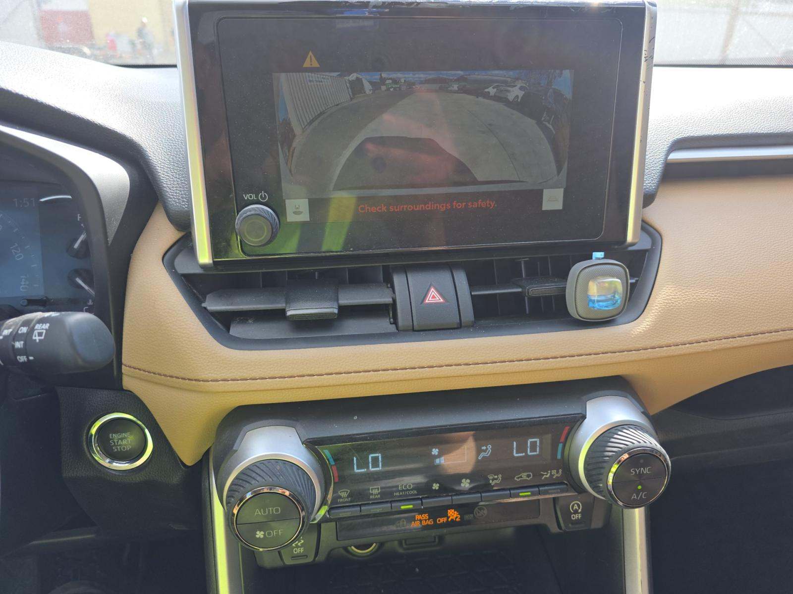 2025 Toyota RAV4 XLE FWD