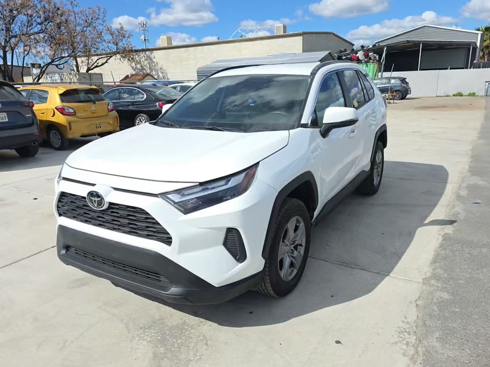 2025 Toyota RAV4 XLE FWD
