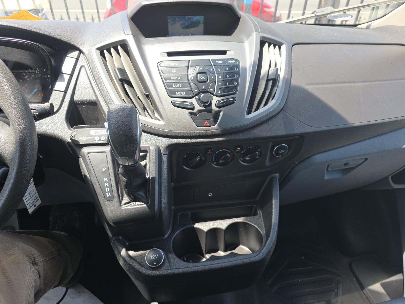 FORD TRANSIT 150 - 10