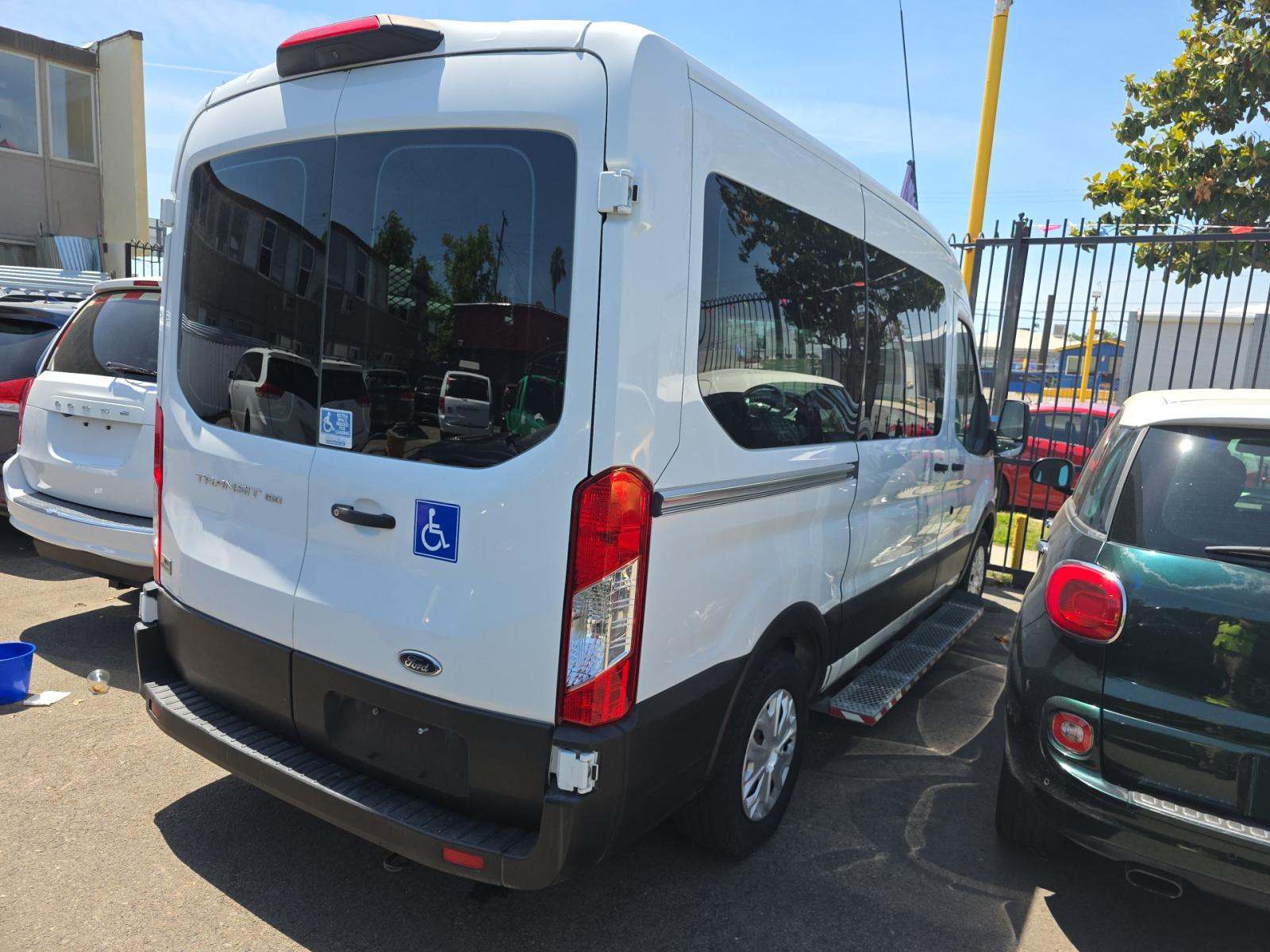 FORD TRANSIT 150 - 3