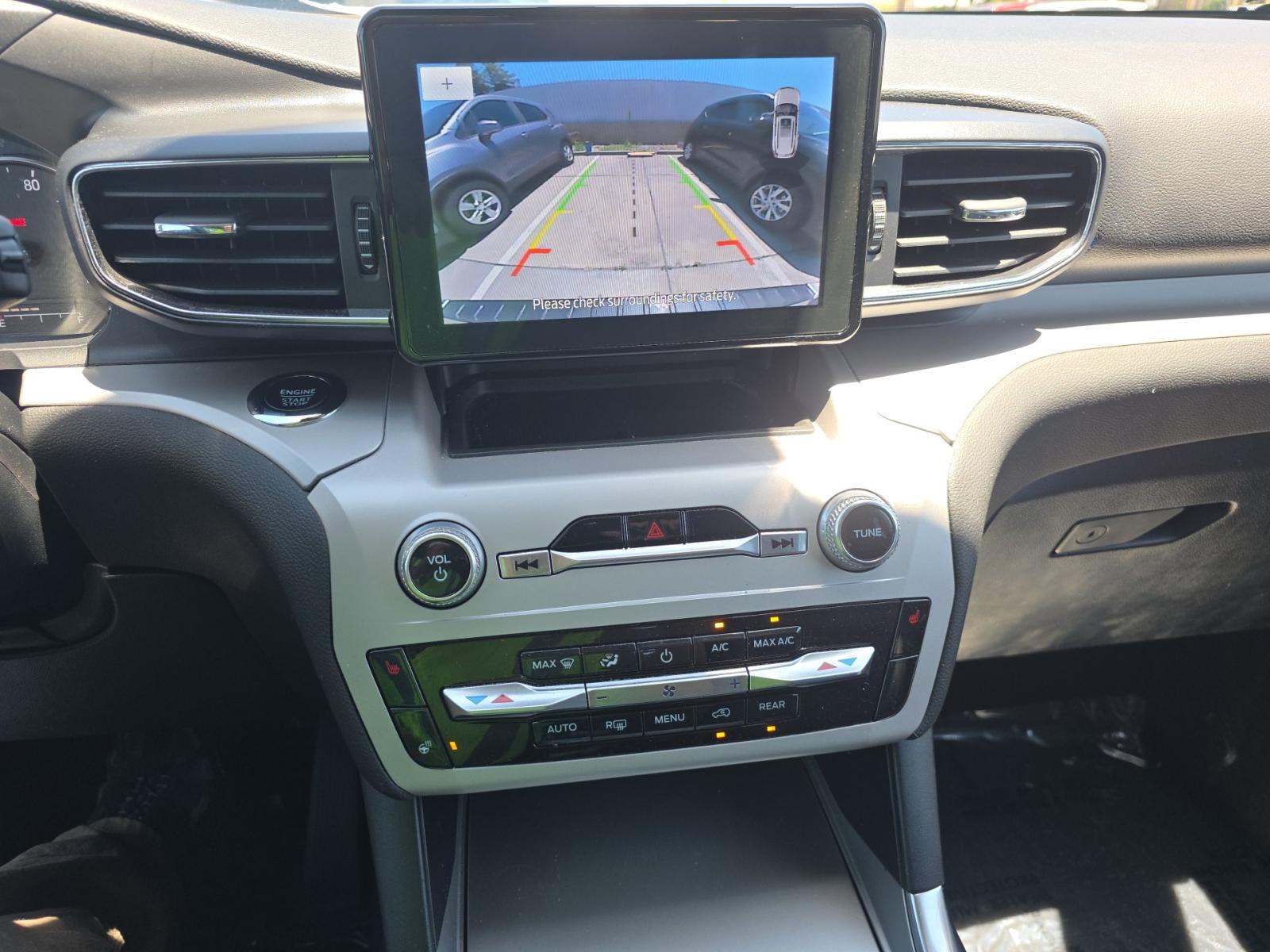 2024 Ford Explorer XLT RWD