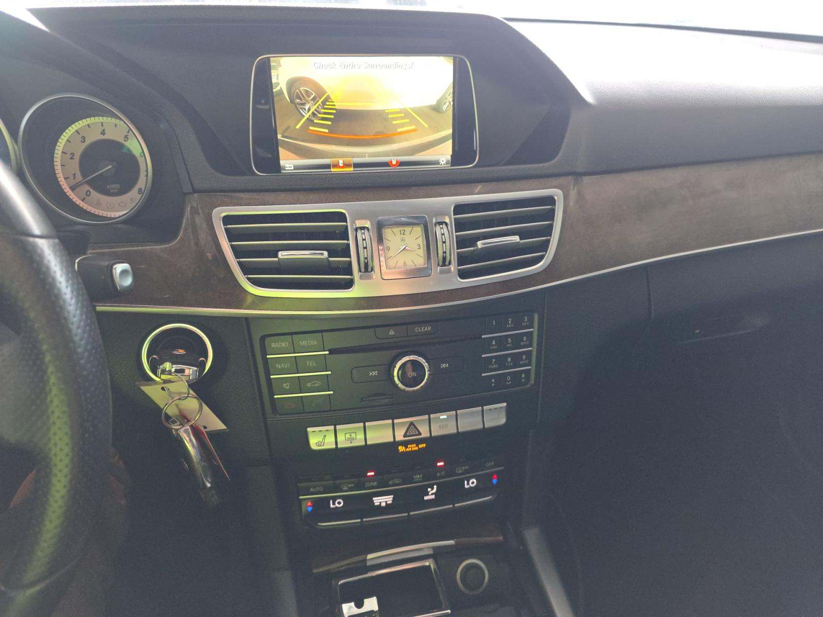 MERCEDES-BENZ E-CLASS - 10