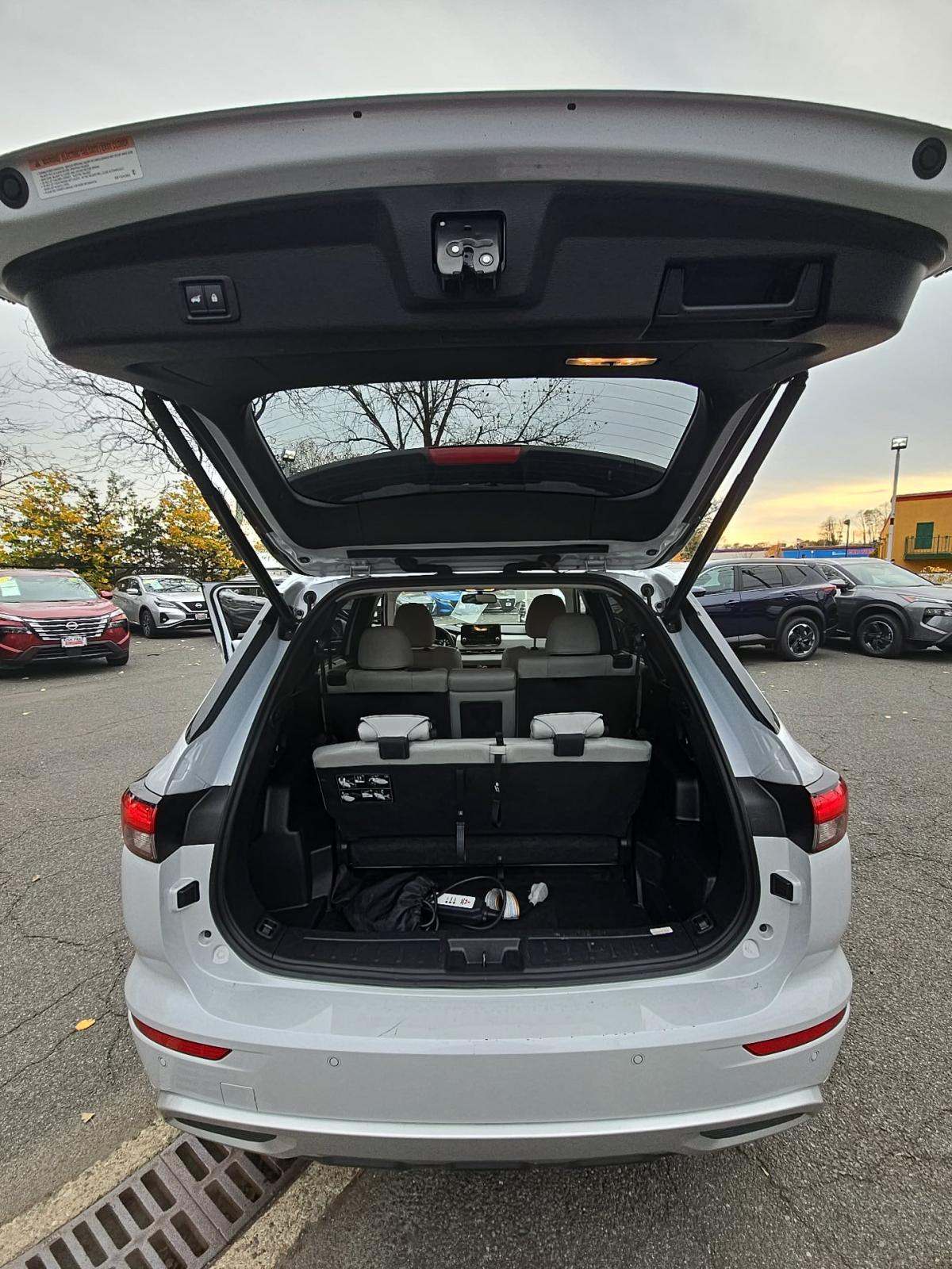 2024 Mitsubishi Outlander PHEV SEL AWD