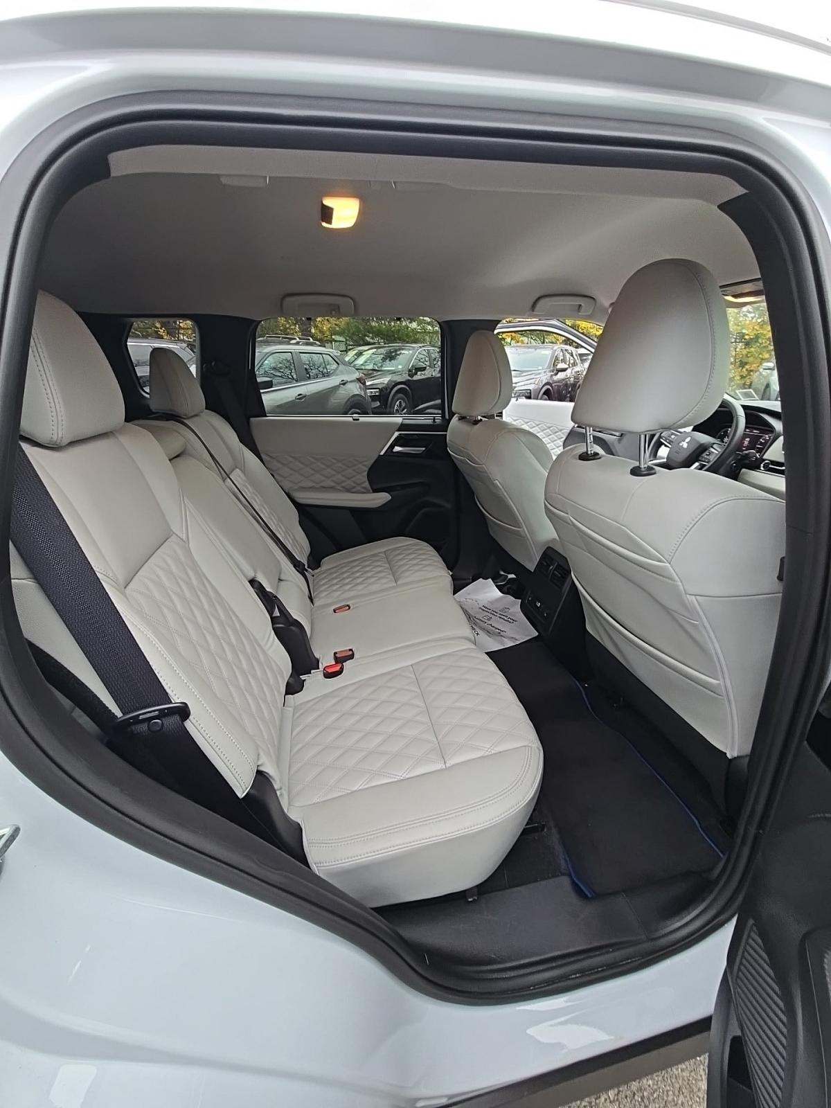 2024 Mitsubishi Outlander PHEV SEL AWD