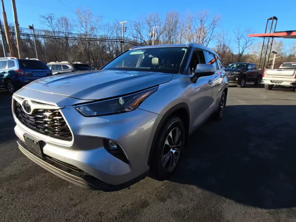 2022 Toyota Highlander XLE AWD