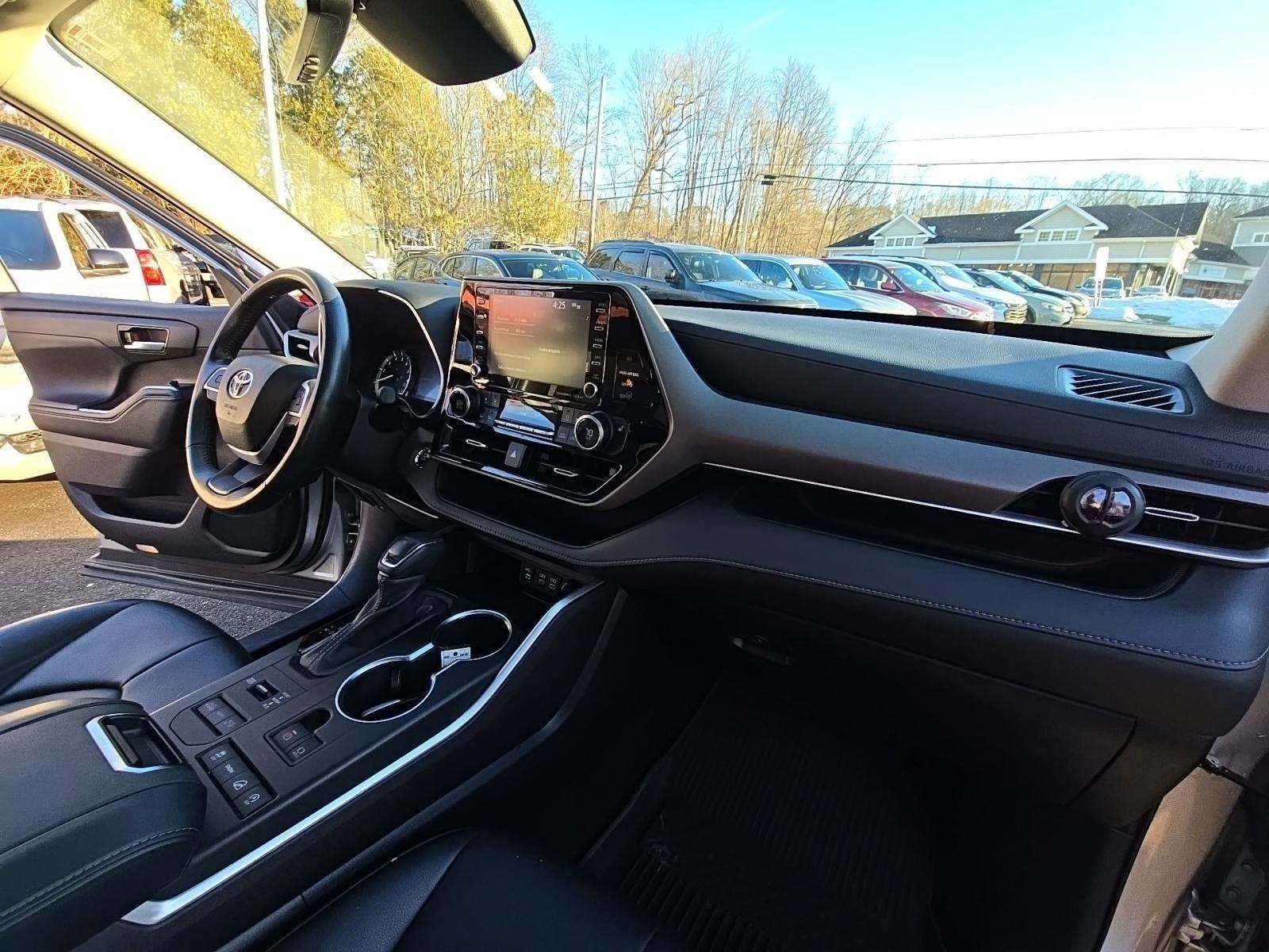 2022 Toyota Highlander XLE AWD