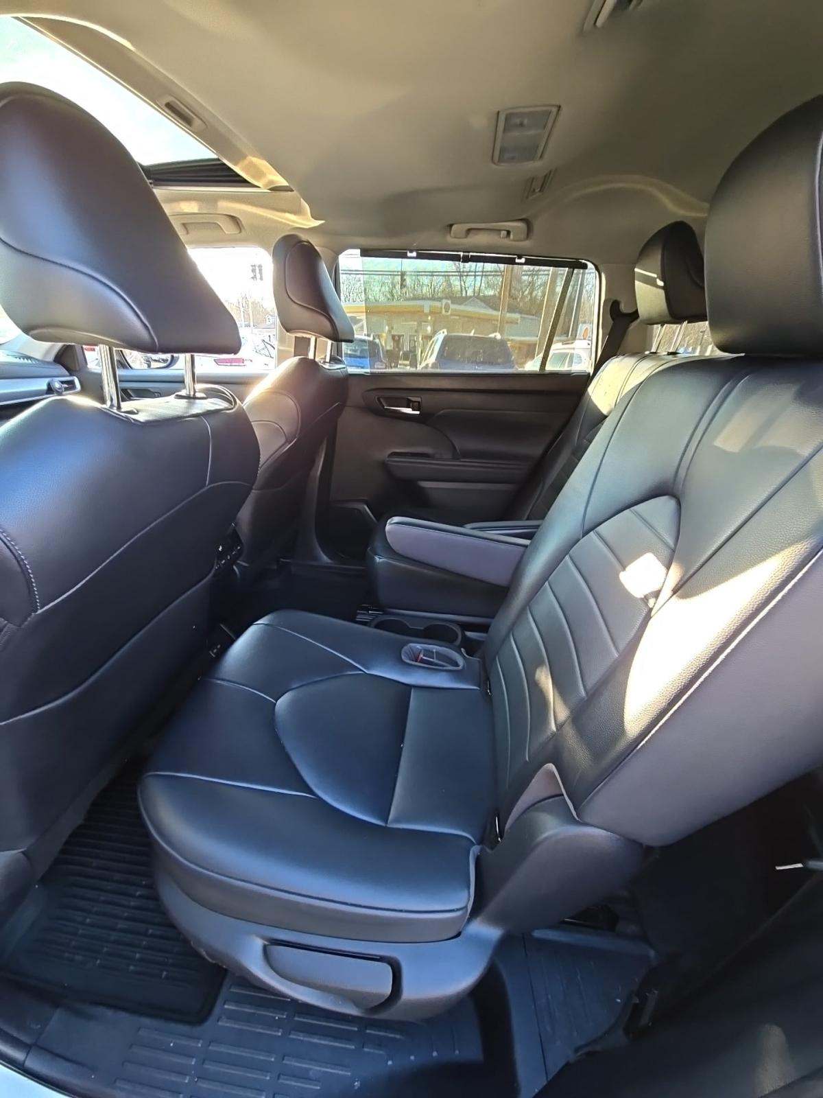 2022 Toyota Highlander XLE AWD