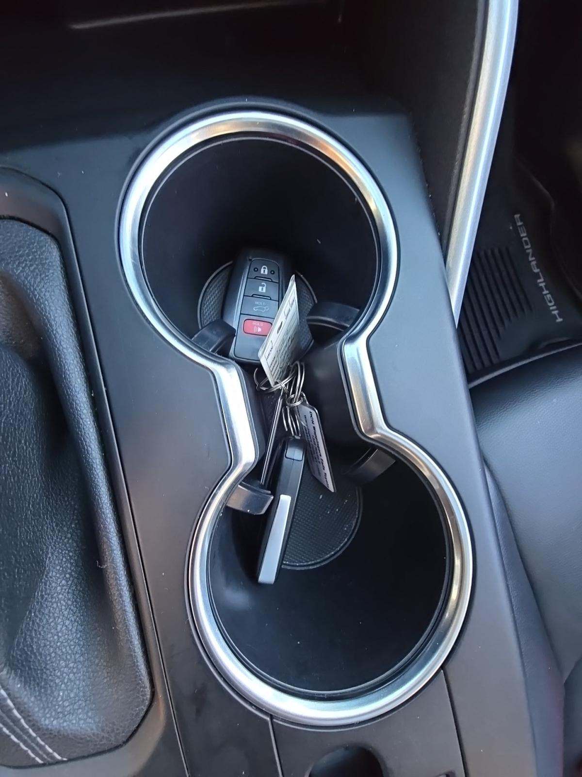 2022 Toyota Highlander XLE AWD