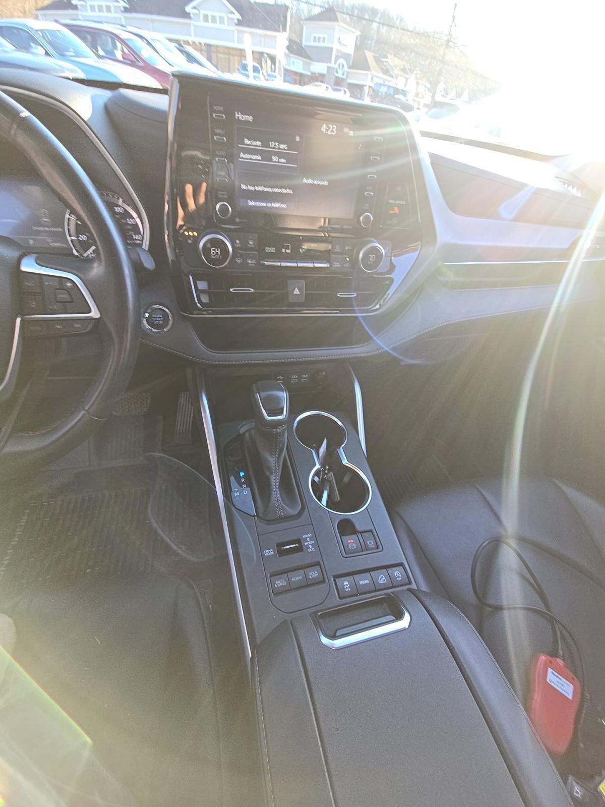 2022 Toyota Highlander XLE AWD