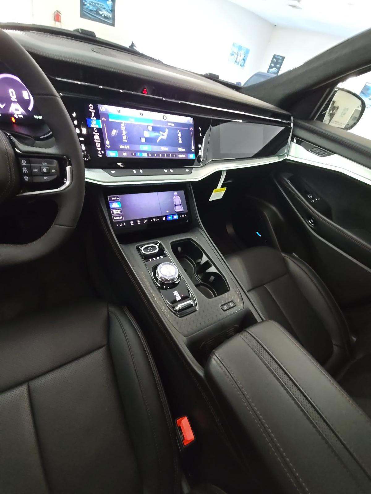 JEEP LAUNCH EDITION - 10