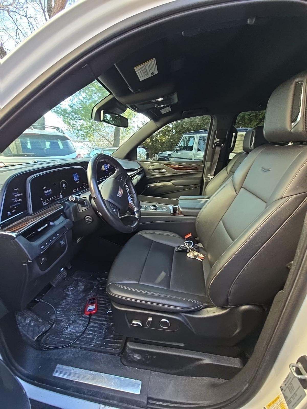 2022 Cadillac Escalade ESV Luxury AWD