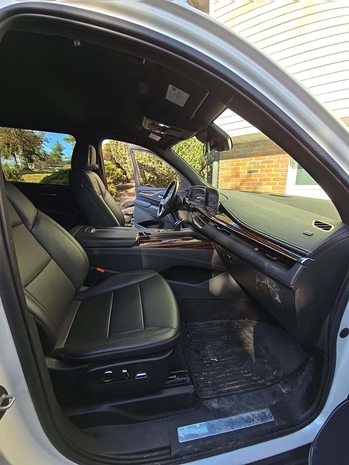 2022 Cadillac Escalade ESV Luxury AWD