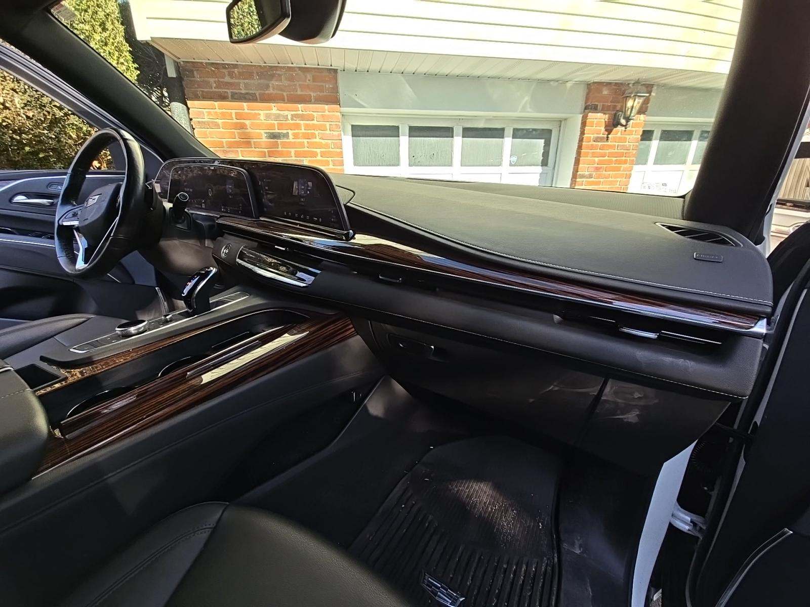 2022 Cadillac Escalade ESV Luxury AWD