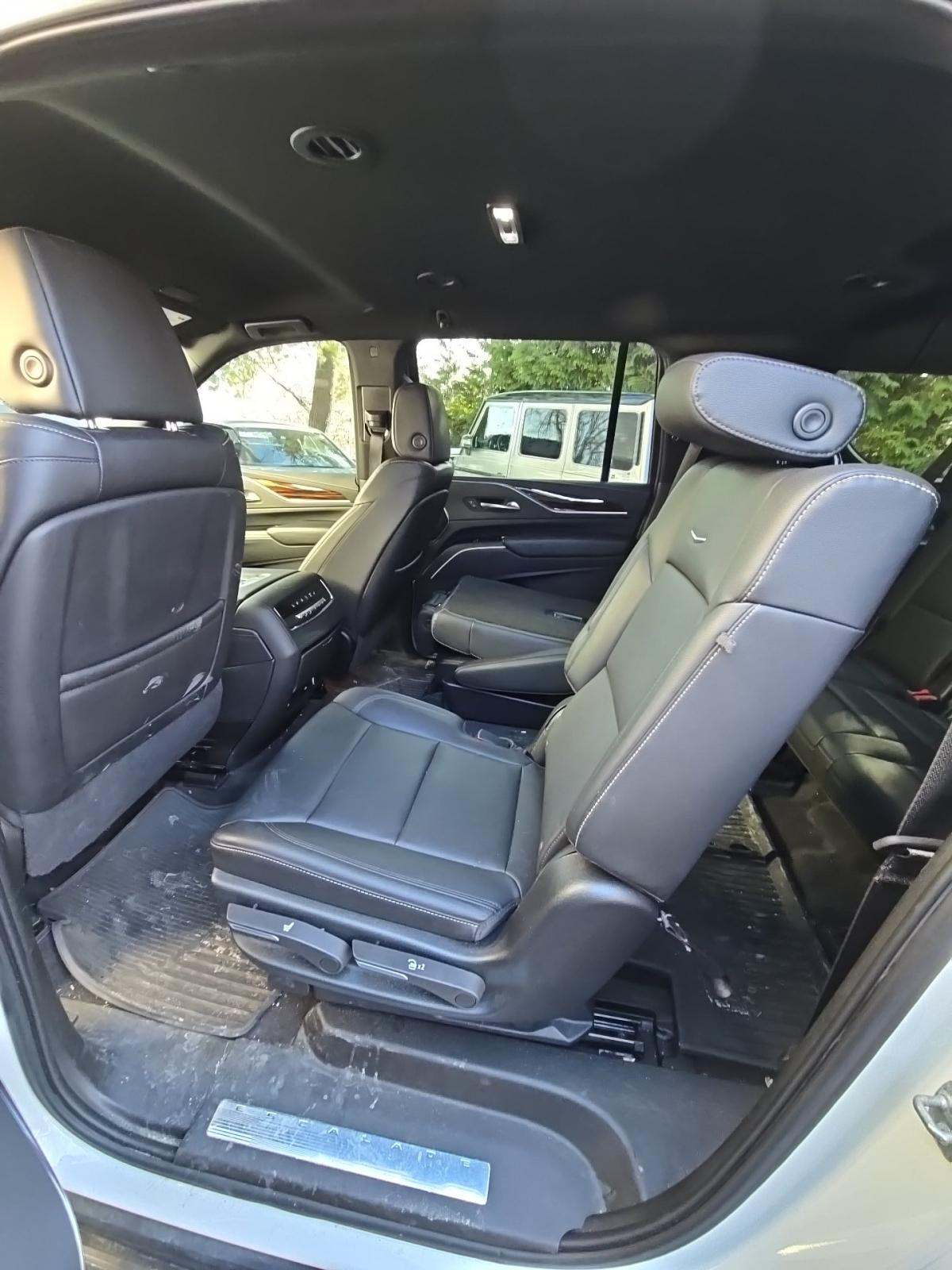 2022 Cadillac Escalade ESV Luxury AWD