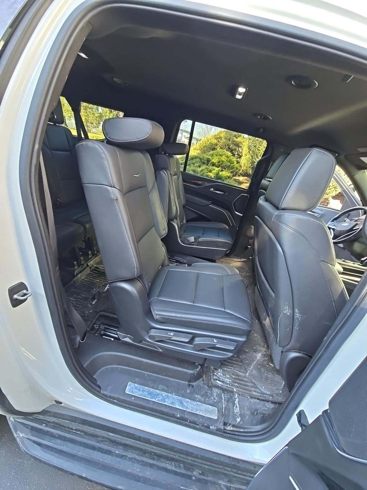 2022 Cadillac Escalade ESV Luxury AWD