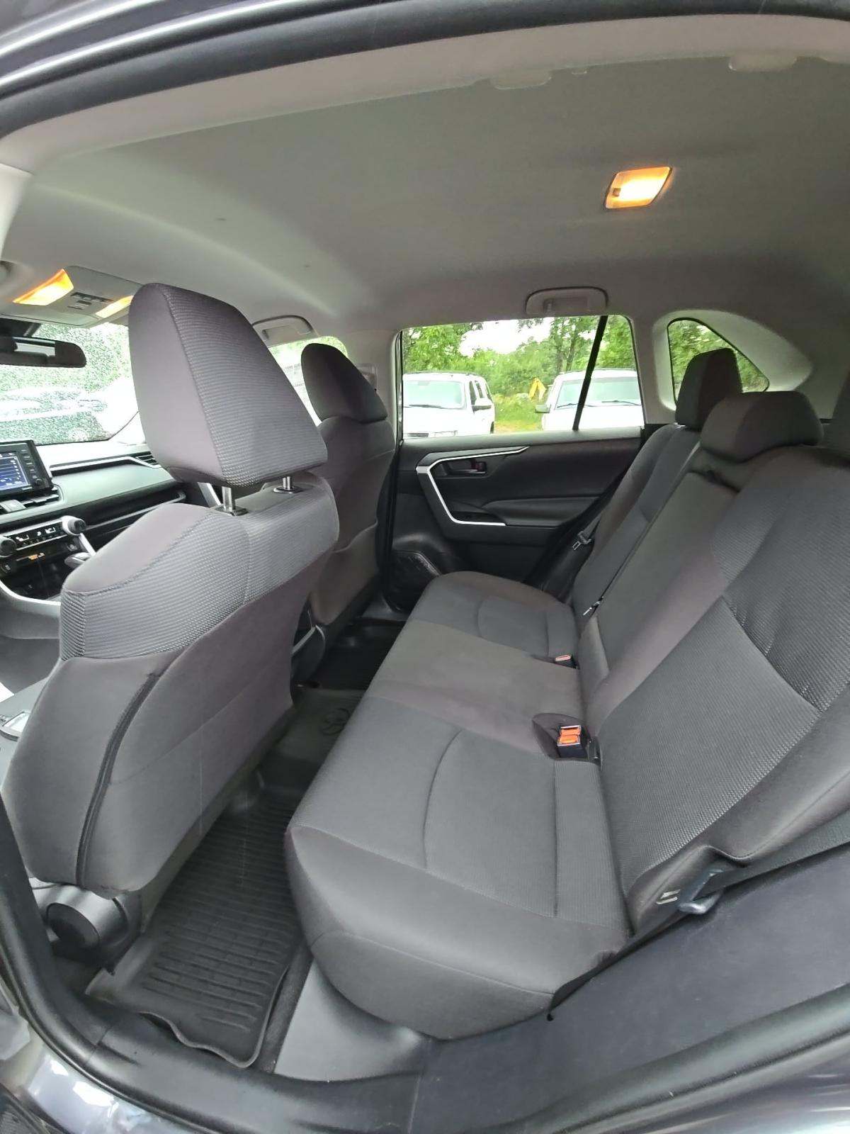 2020 Toyota RAV4 LE AWD