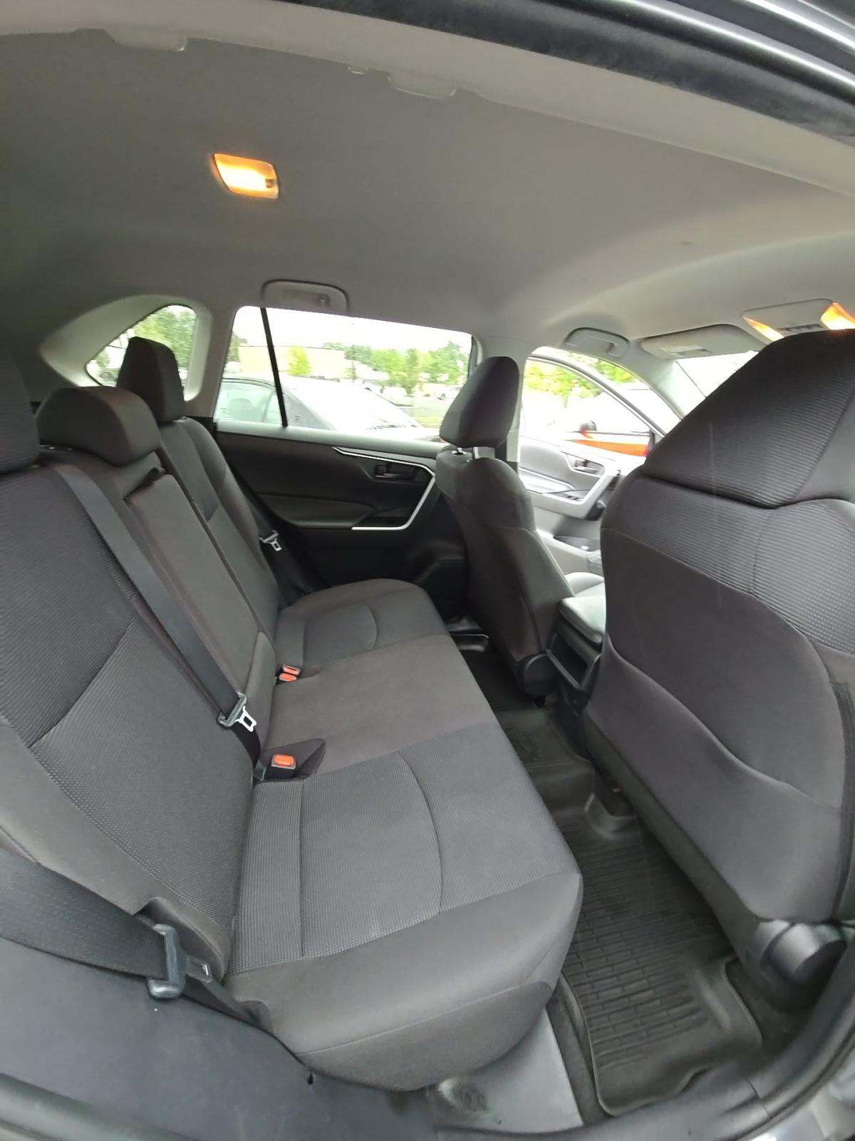 2020 Toyota RAV4 LE AWD
