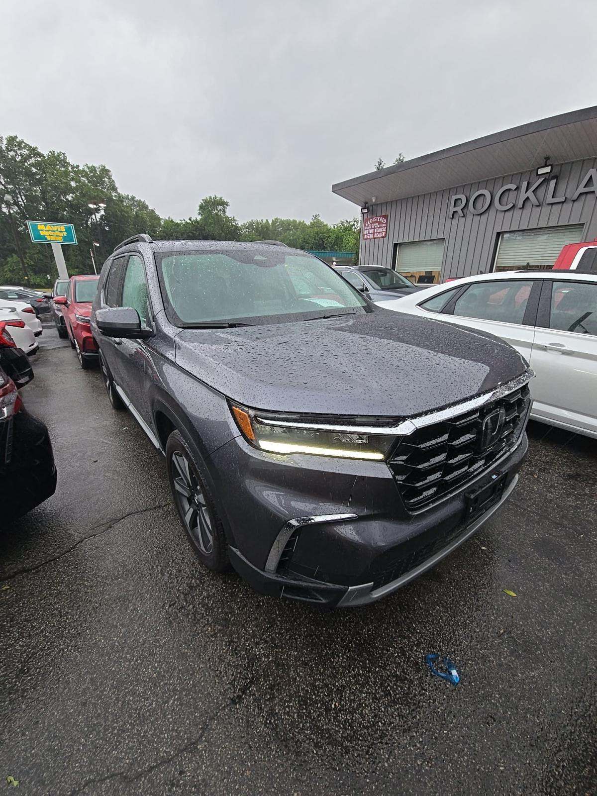 2023 Honda Pilot Touring AWD