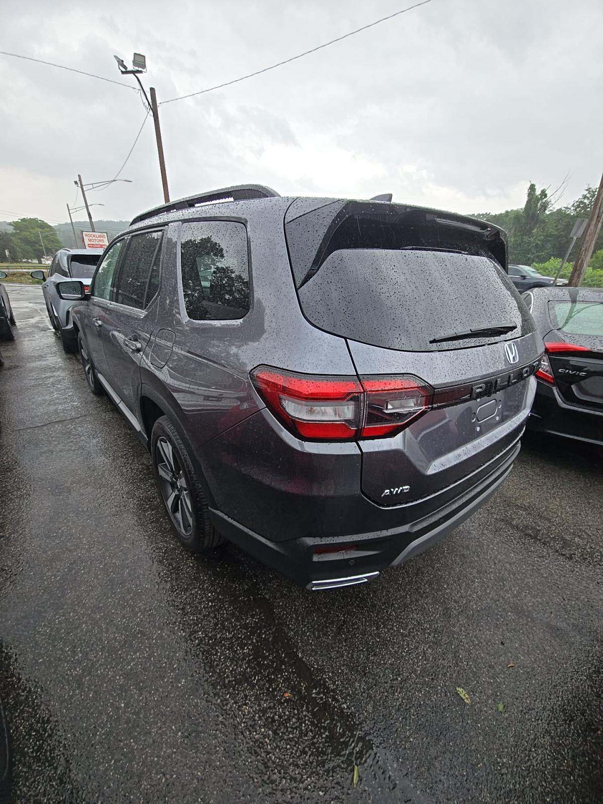 2023 Honda Pilot Touring AWD