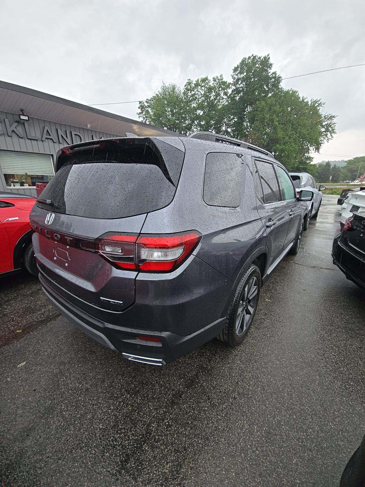 2023 Honda Pilot Touring AWD