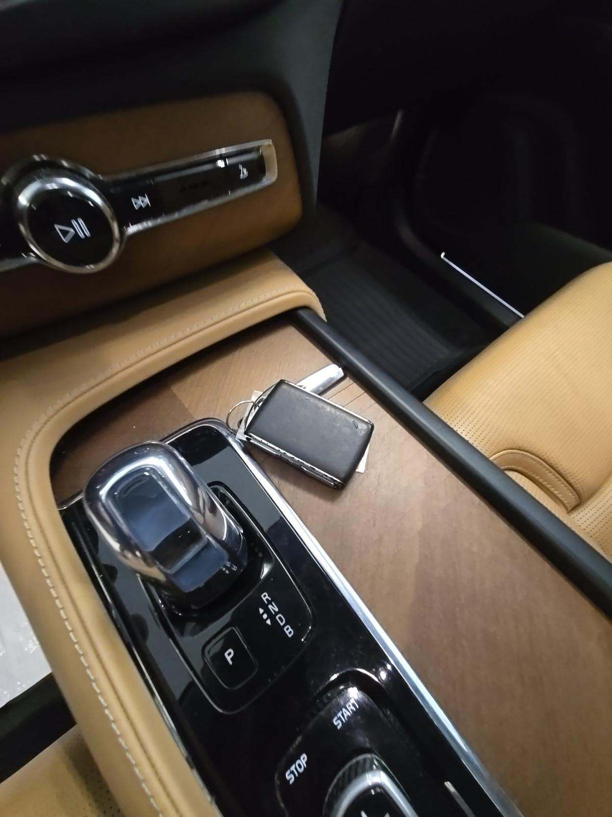 2016 Volvo XC90 Plug-In Hybrid T8 Inscription AWD