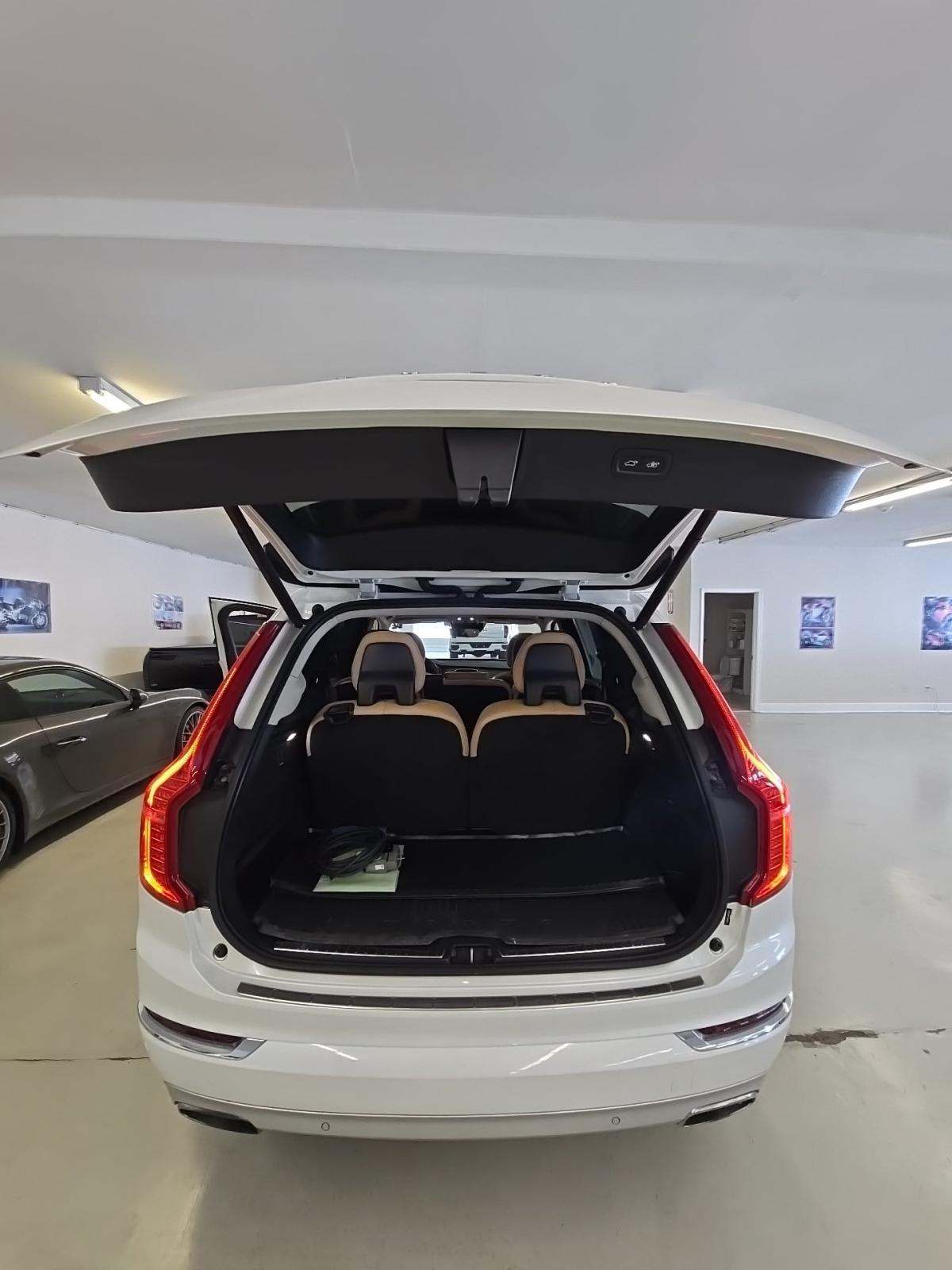 2016 Volvo XC90 Plug-In Hybrid T8 Inscription AWD