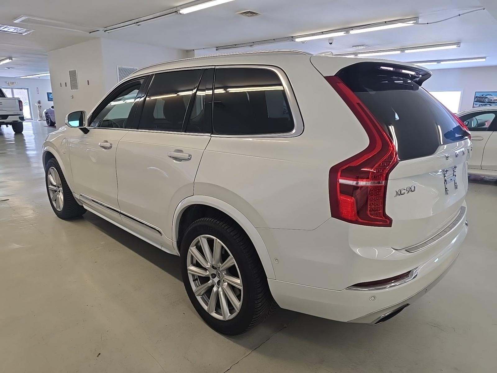 2016 Volvo XC90 Plug-In Hybrid T8 Inscription AWD