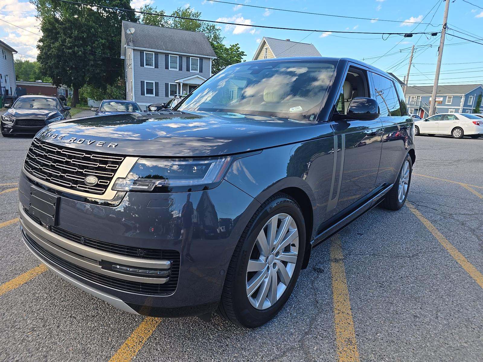 2025 Land Rover Range Rover SE LWB AWD