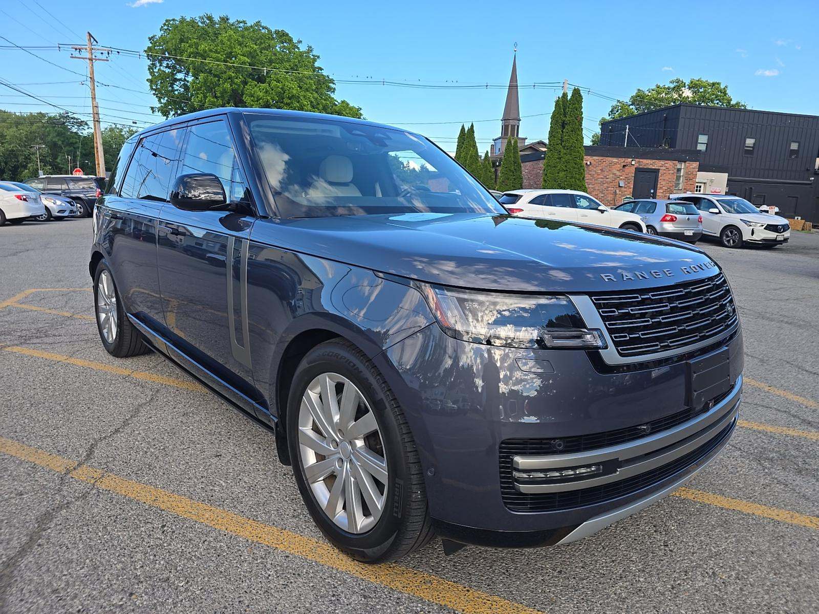 2025 Land Rover Range Rover SE LWB AWD
