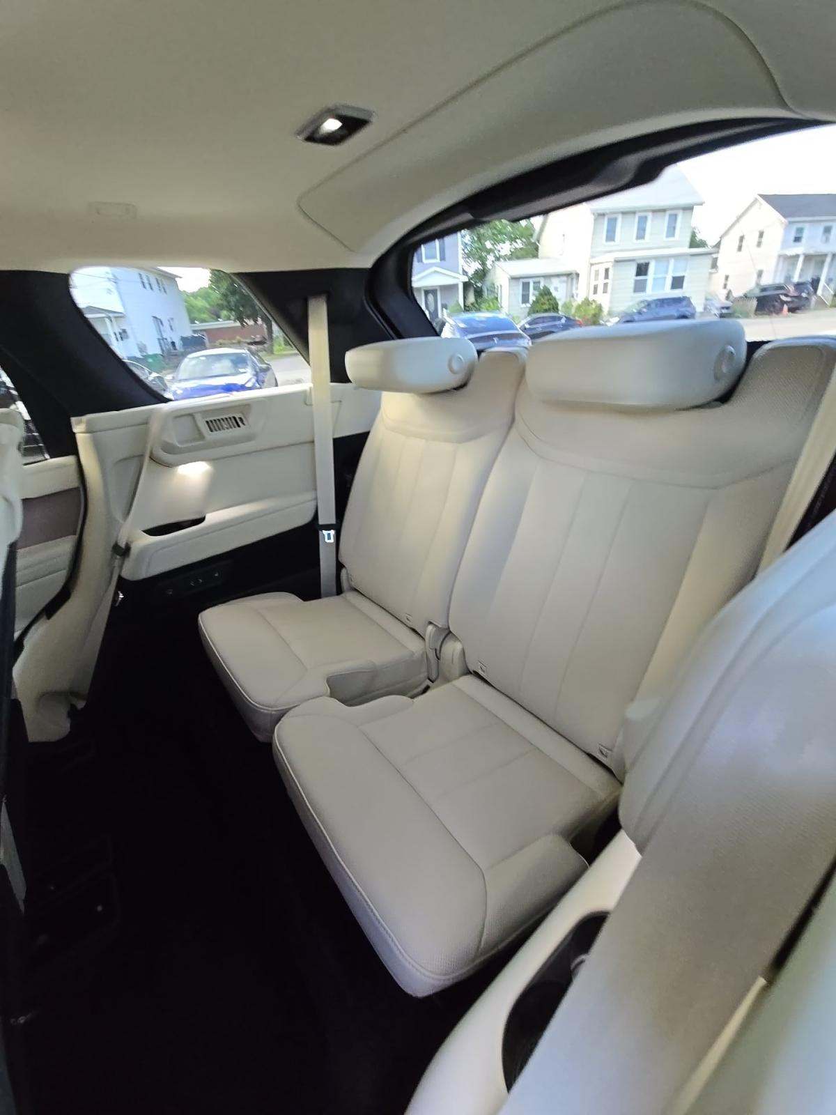 2025 Land Rover Range Rover SE LWB AWD