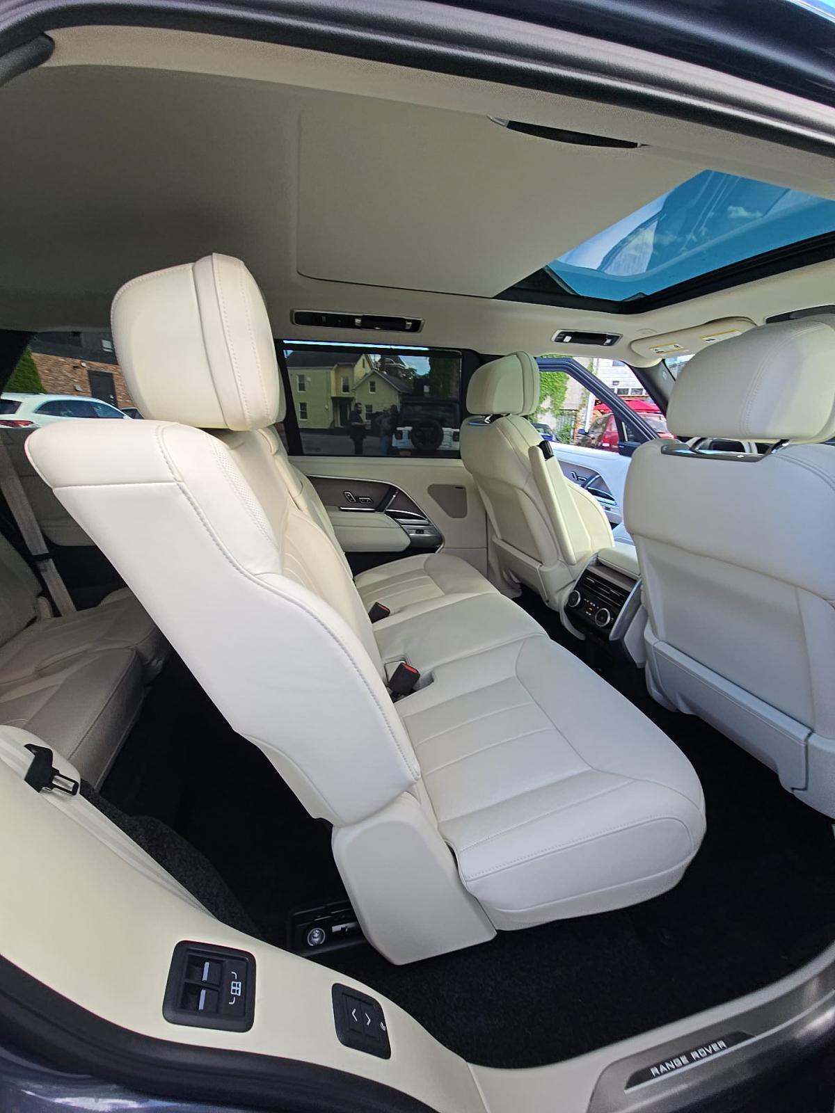 2025 Land Rover Range Rover SE LWB AWD