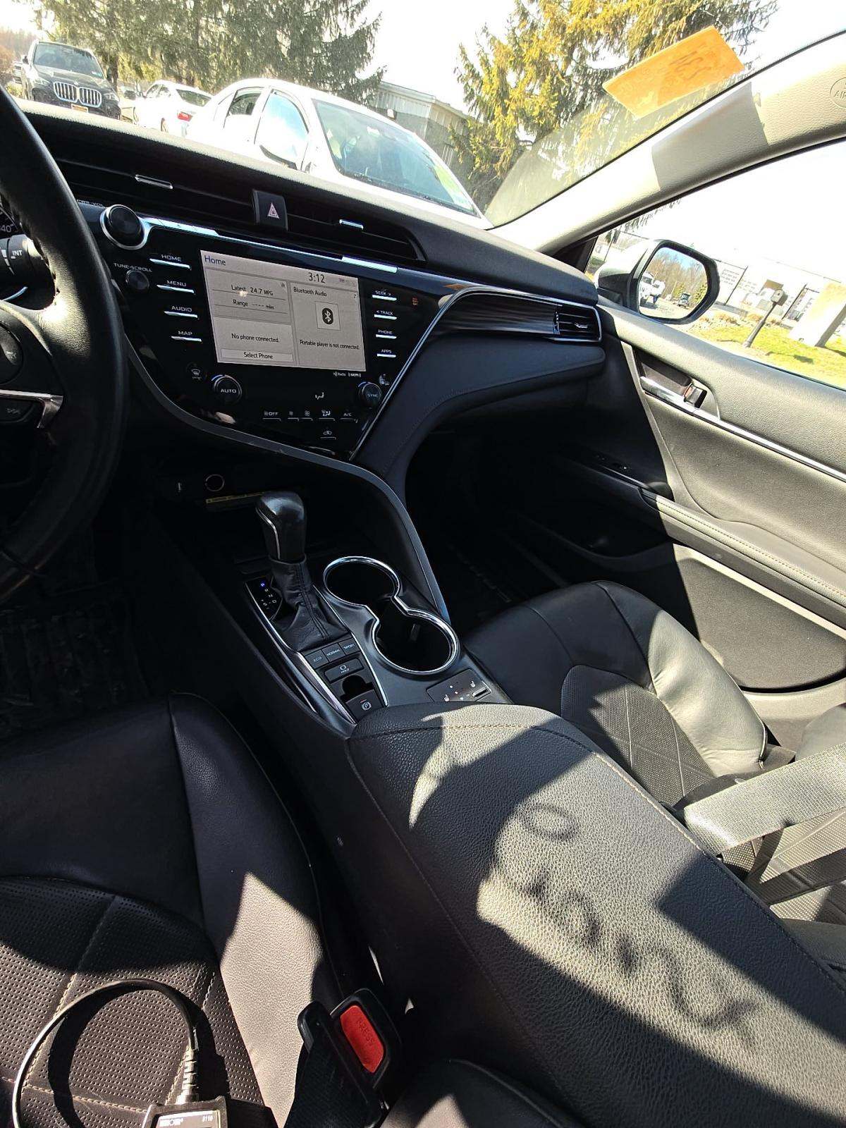 2019 Toyota Camry XLE FWD