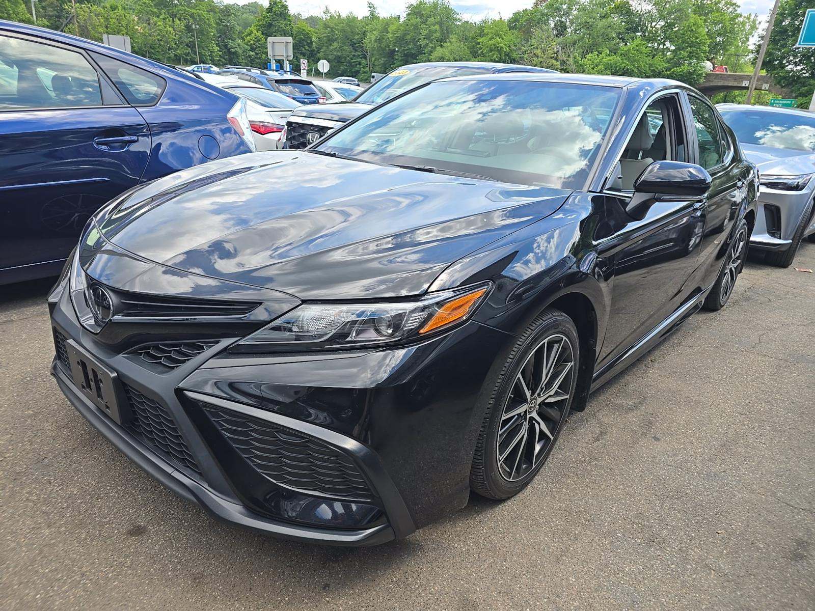 2023 Toyota Camry SE AWD