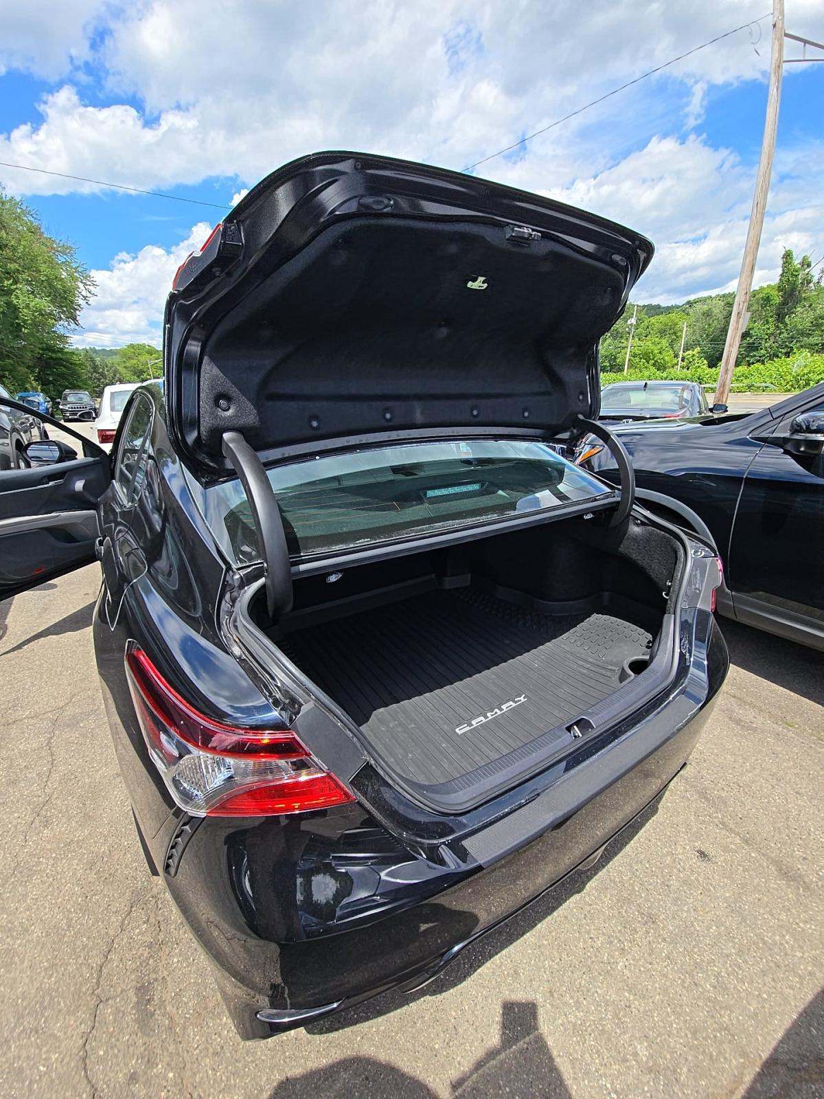 2023 Toyota Camry SE AWD