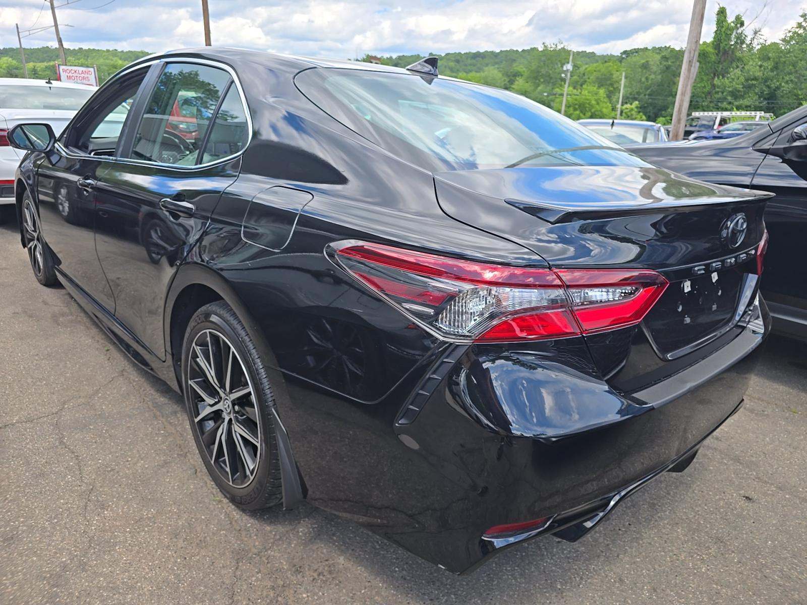2023 Toyota Camry SE AWD