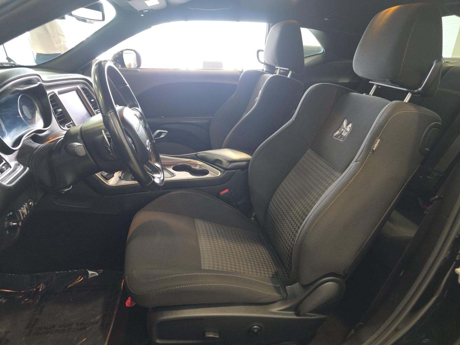 DODGE CHALLENGER - 6