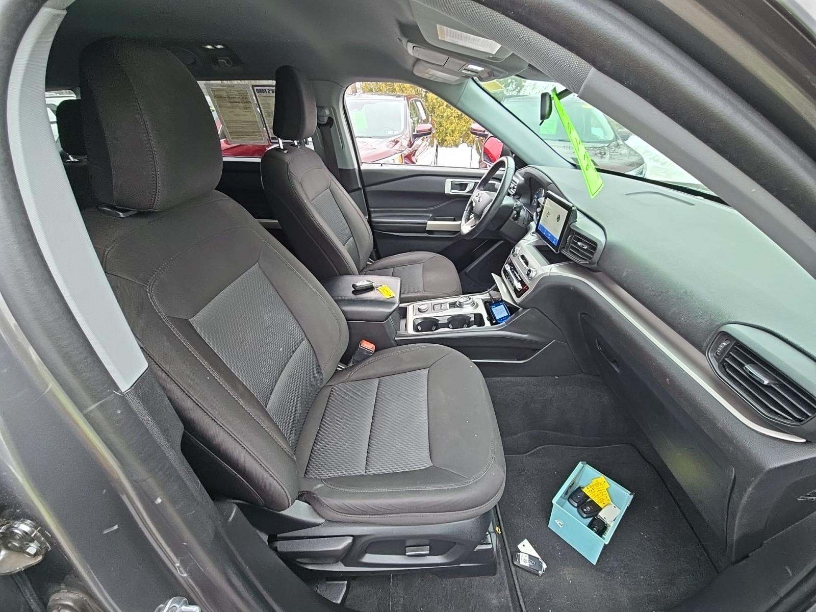 2023 Ford Explorer XLT AWD