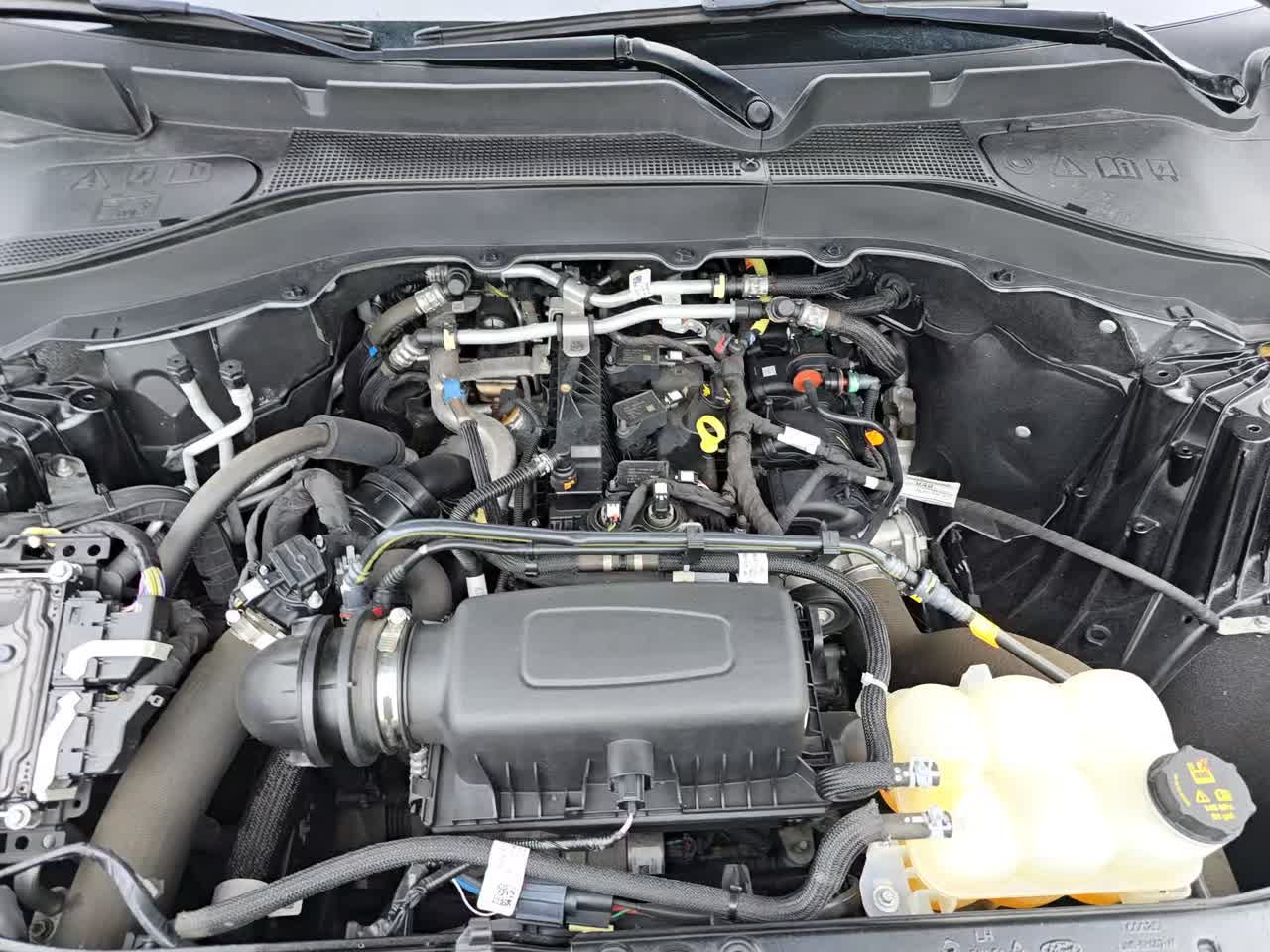 2023 Ford Explorer XLT AWD