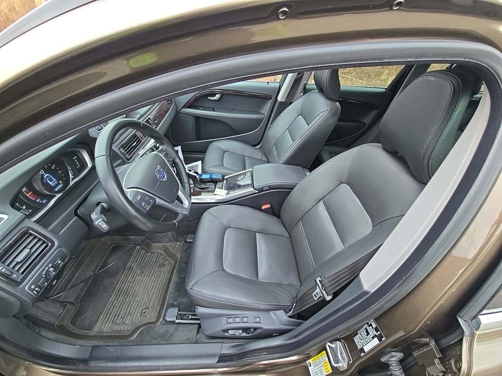 2016 Volvo XC70 T5 Premier AWD