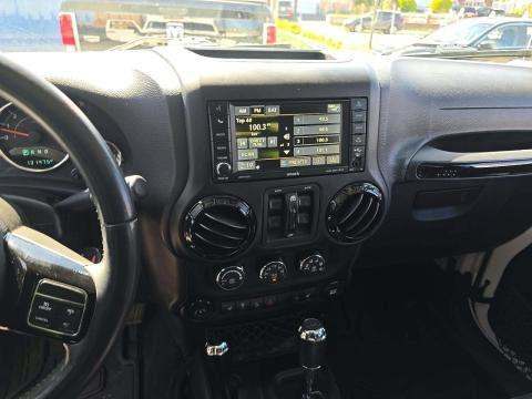 JEEP UNLIMITED SAHARA ALTITUDE EDITION - 10