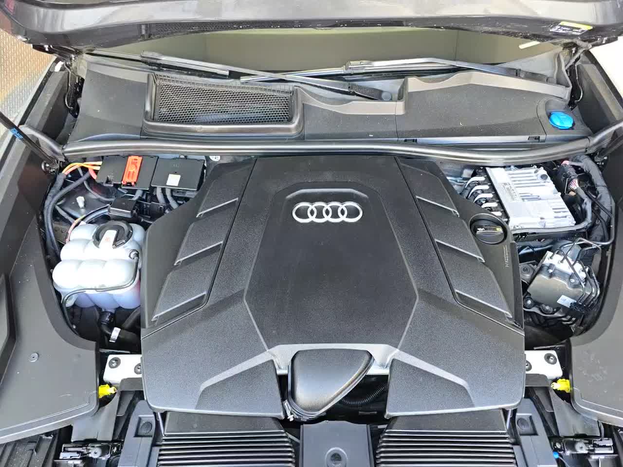 2020 Audi Q8 Prestige AWD