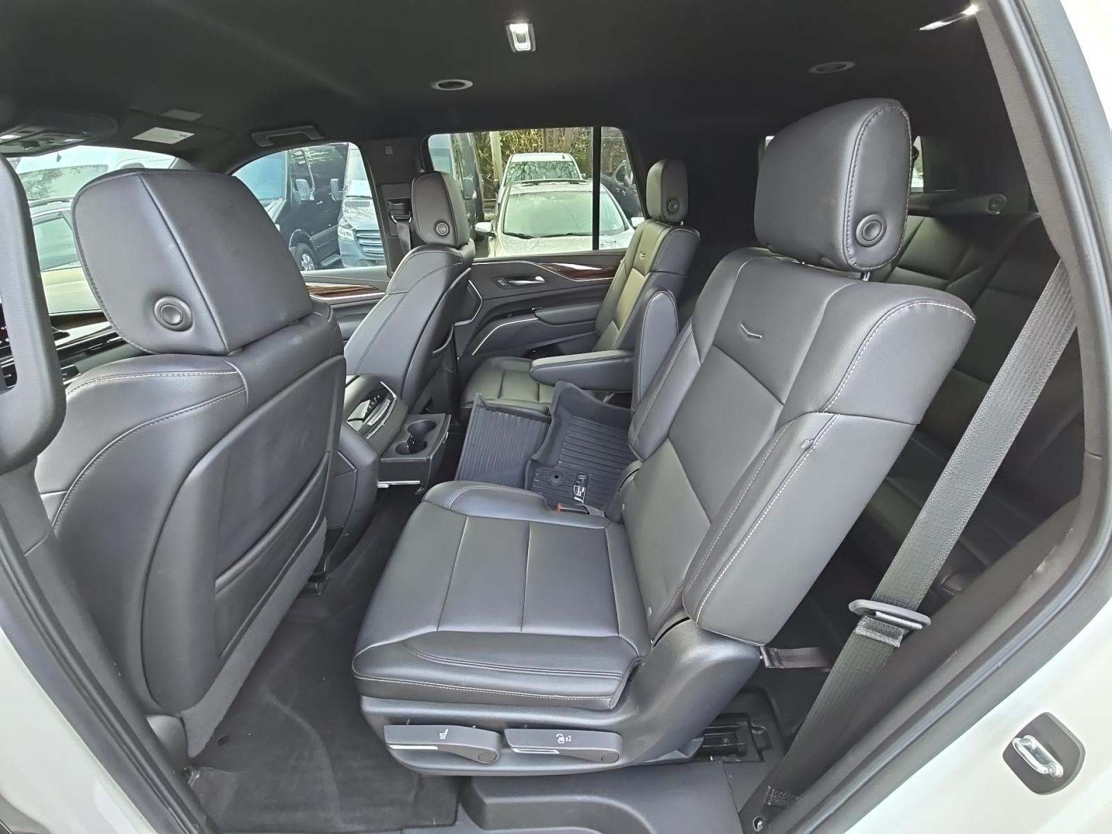 2022 Cadillac Escalade Luxury AWD