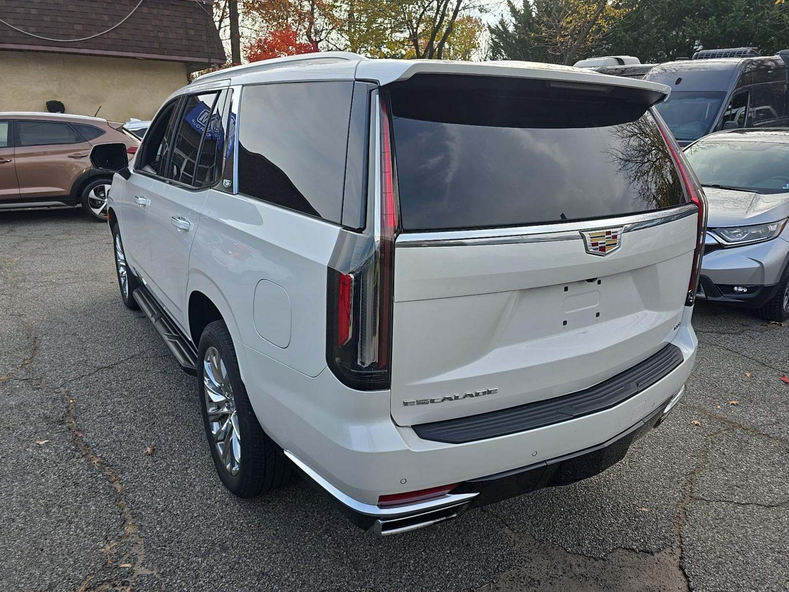 2022 Cadillac Escalade Luxury AWD