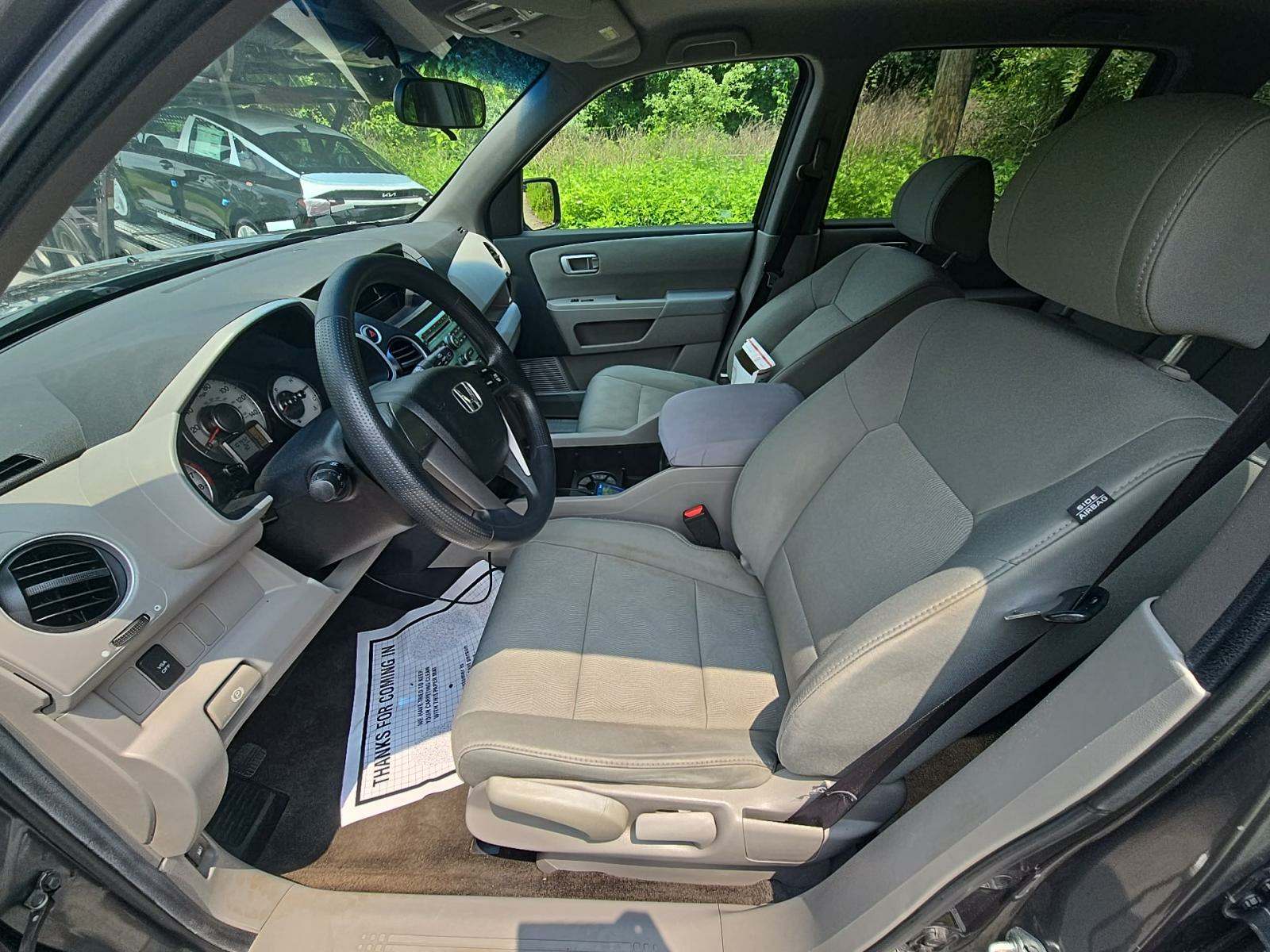 2011 Honda Pilot LX AWD