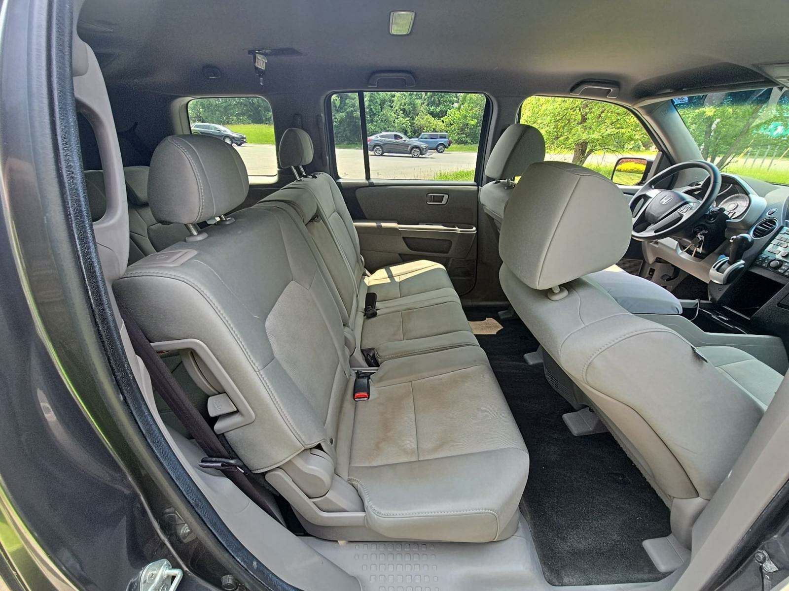 2011 Honda Pilot LX AWD