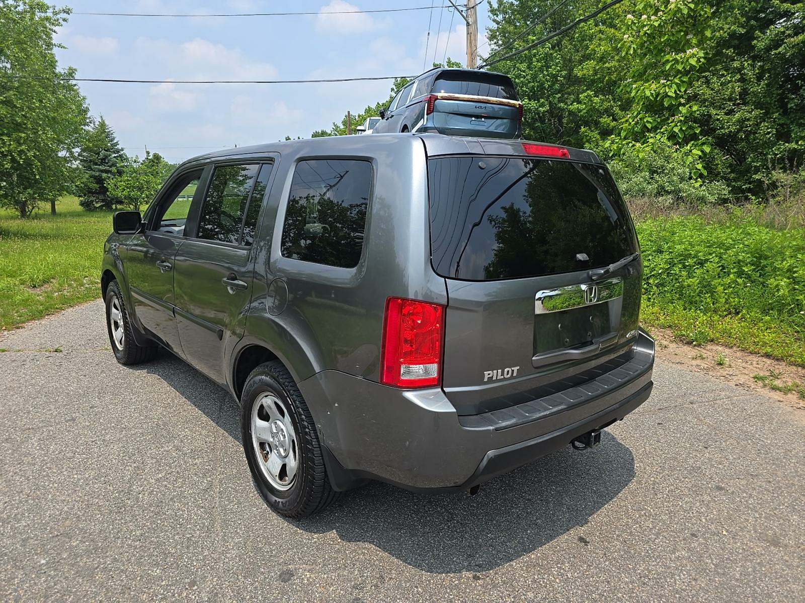 2011 Honda Pilot LX AWD