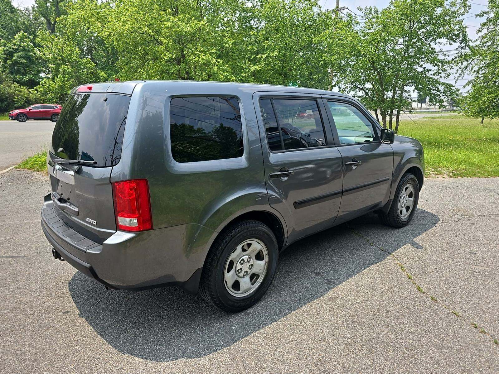 2011 Honda Pilot LX AWD