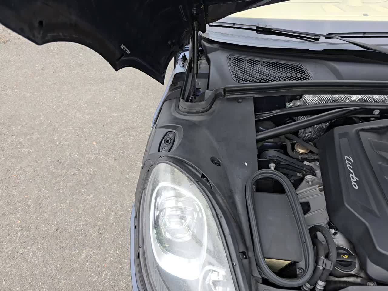 2015 Porsche Macan Turbo AWD