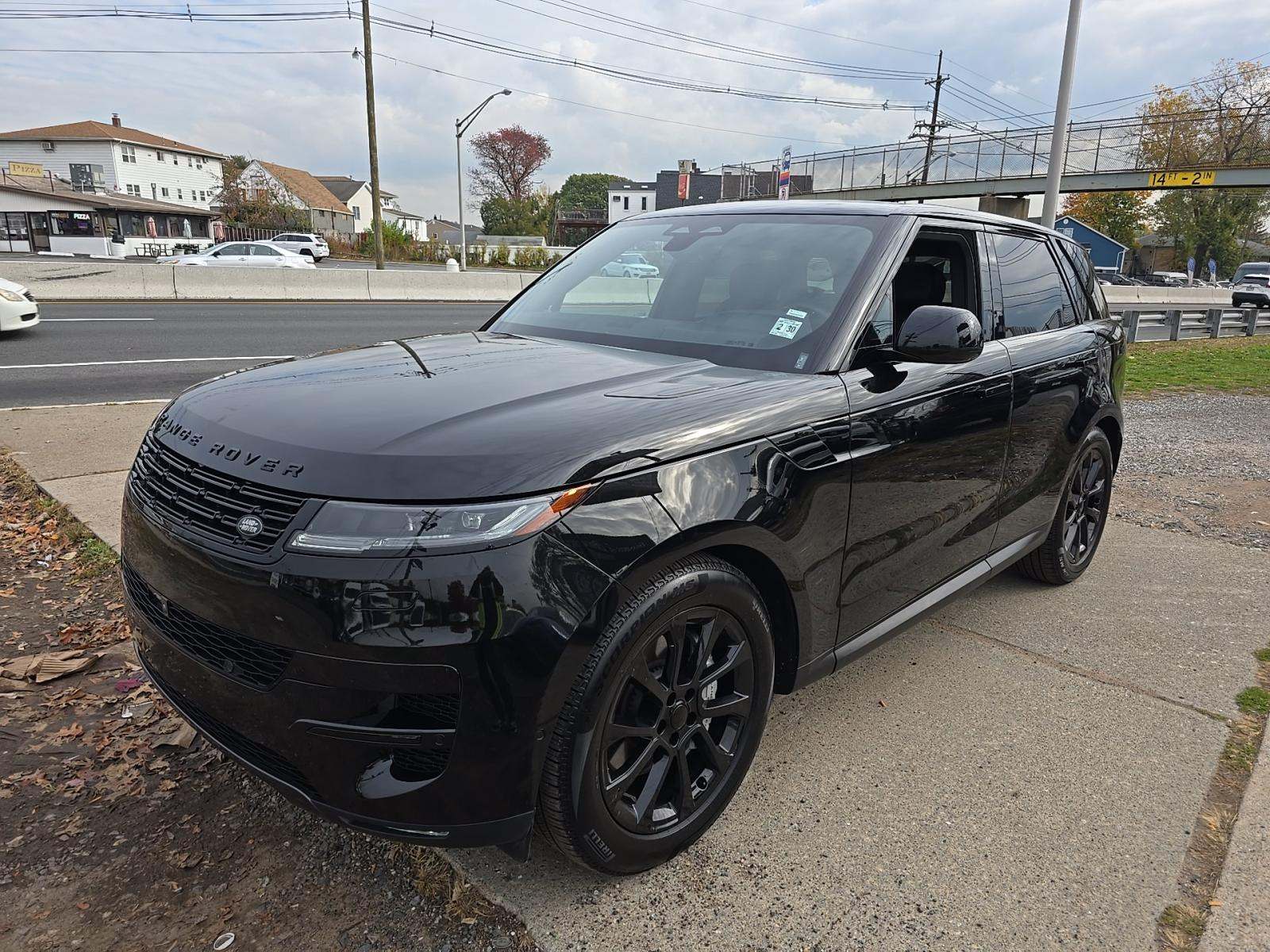 2025 Land Rover Range Rover Sport SE AWD